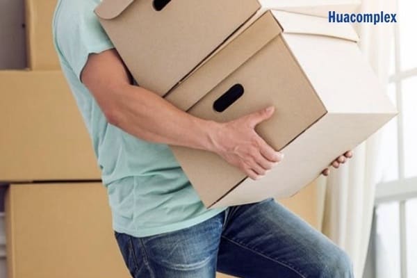 Mang vác vật nặng sai cách dẫn tới đau thắt lưng Mang vác vật nặng sai cách dẫn tới đau thắt lưng