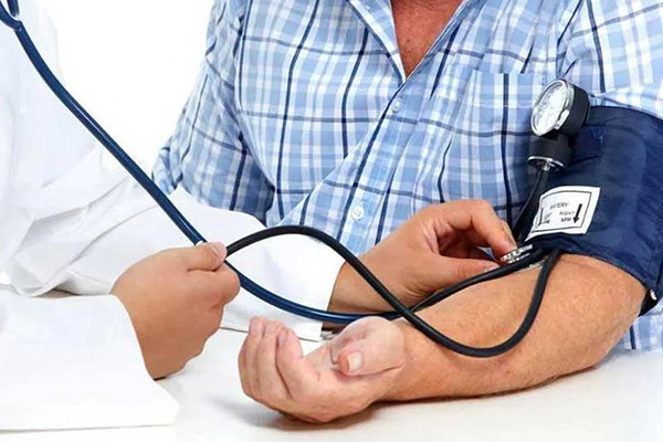 Người bệnh cần theo dõi: cân nặng, huyết áp, axit uric máu, axit uric niệu...