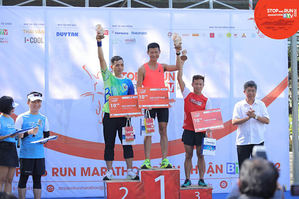 Niềm hạnh phúc chiến thắng của các runner