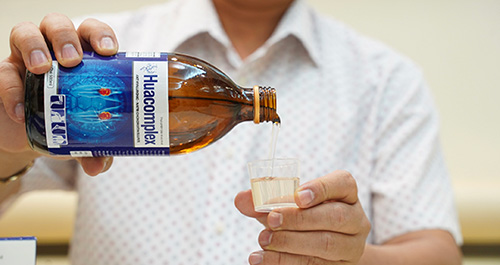 huacomplex giúp bổ sung dịch nhờn khớp bằng đường uống