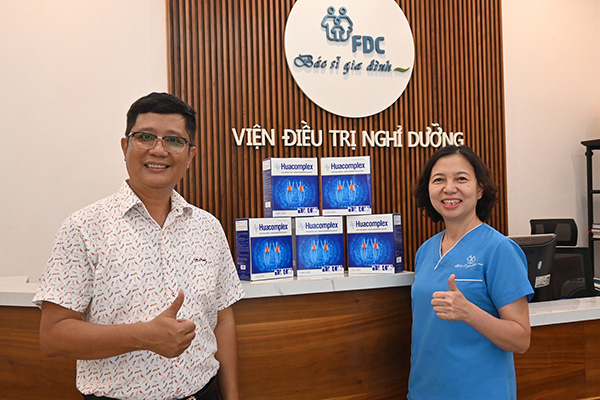 PGS.TS.BS Nguyễn Vĩnh Ngọc và nhà sáng lập Viện BS Hoàng Thị Mai Phương