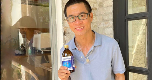 nhà báo nhà thơ Nguyên Phong: quà tặng tuổi 40