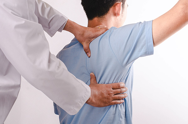 Hội chứng cổ vai cánh tay là nhóm các triệu chứng liên quan đến các bệnh lý cột sống cổ